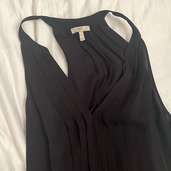 Black, sleeveless Joie blouse. Flowy with hugged fit at waist. Mint condition. - Picture 2 of 4